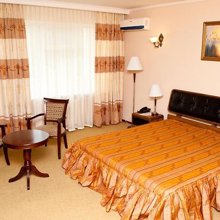 Dostyk Hotel Shymkent Exterior foto