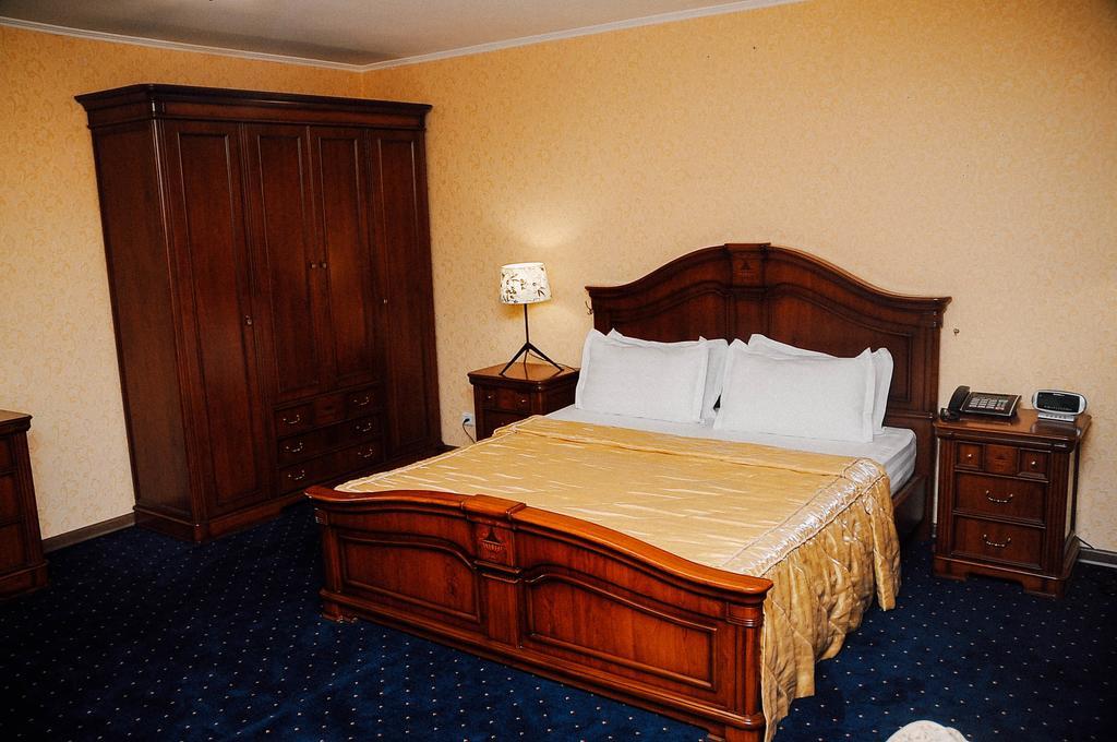 Dostyk Hotel Shymkent Exterior foto