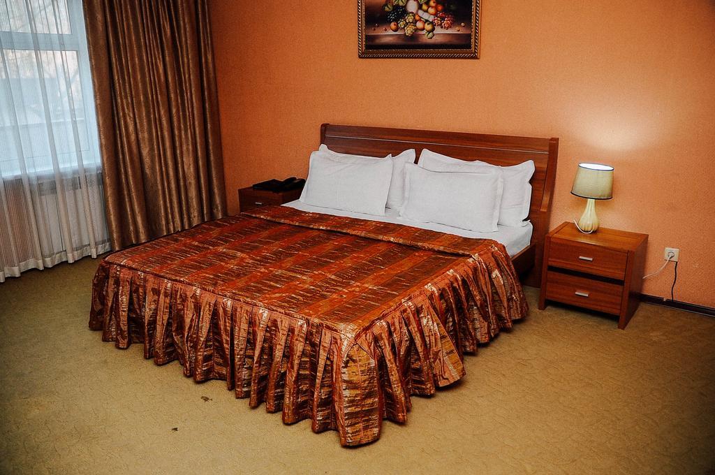 Dostyk Hotel Shymkent Exterior foto
