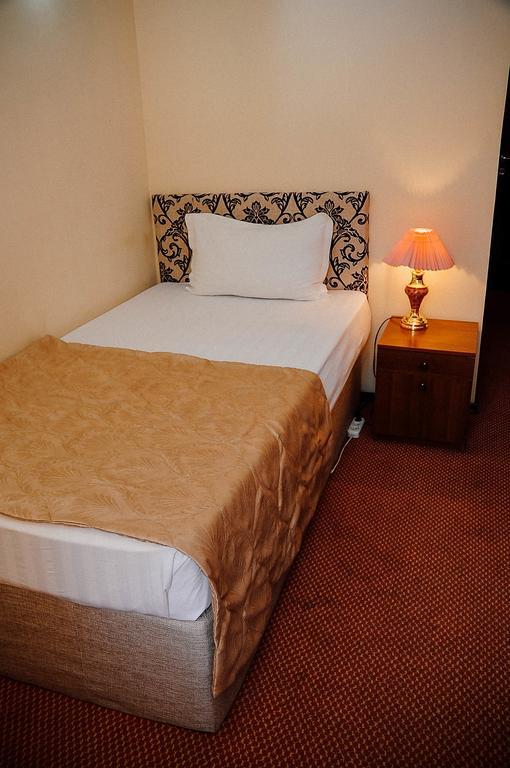 Dostyk Hotel Shymkent Exterior foto