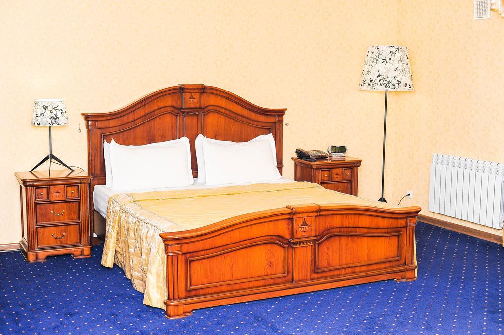 Dostyk Hotel Shymkent Exterior foto