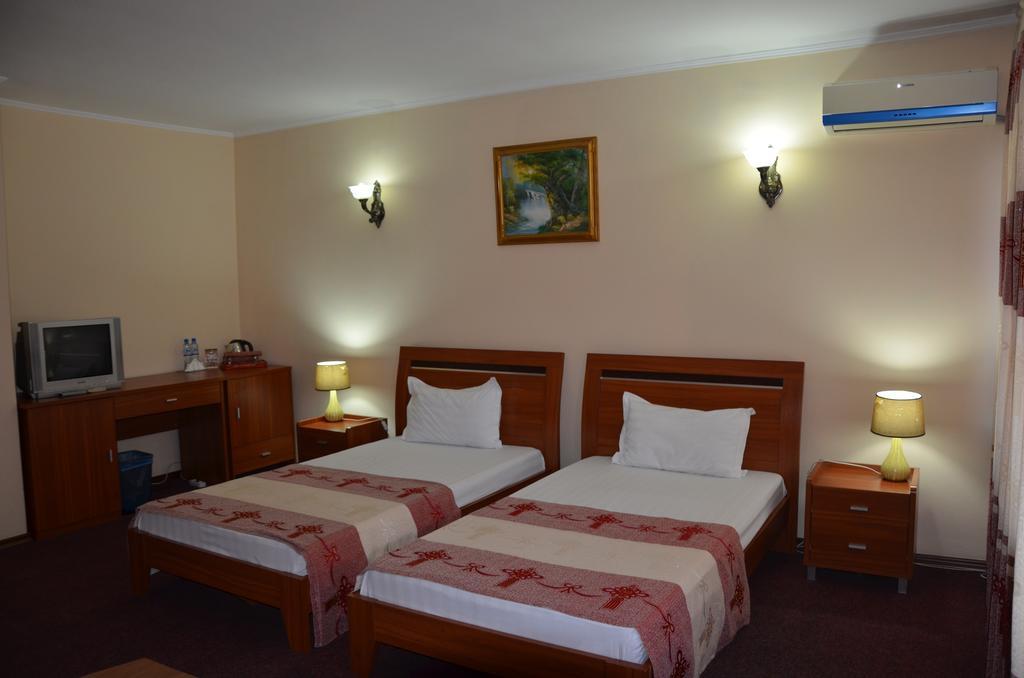 Dostyk Hotel Shymkent Exterior foto