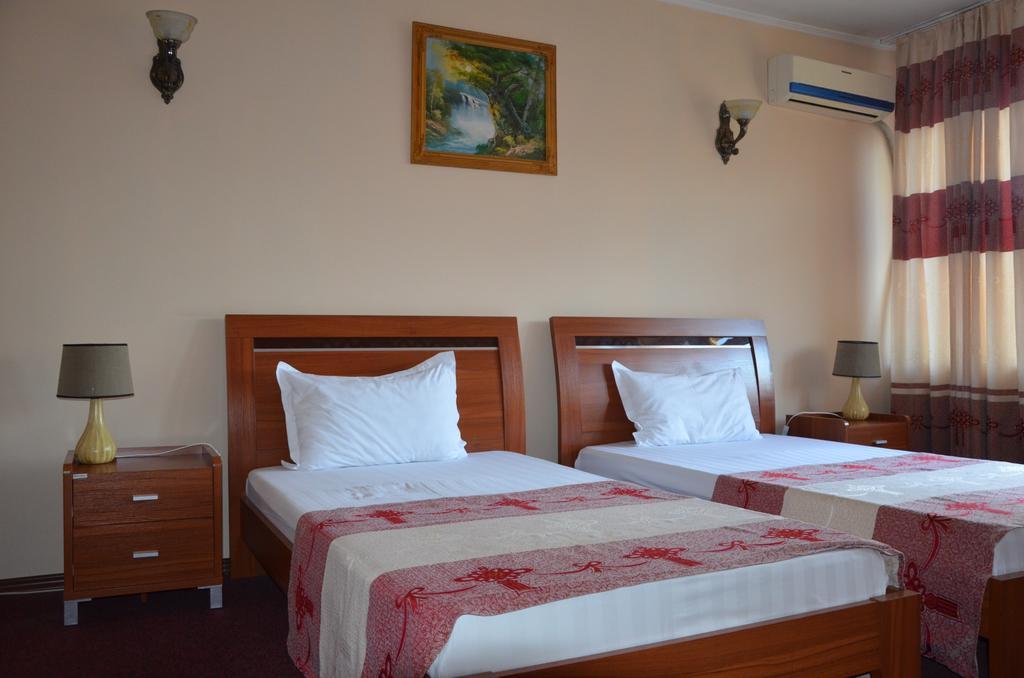 Dostyk Hotel Shymkent Exterior foto