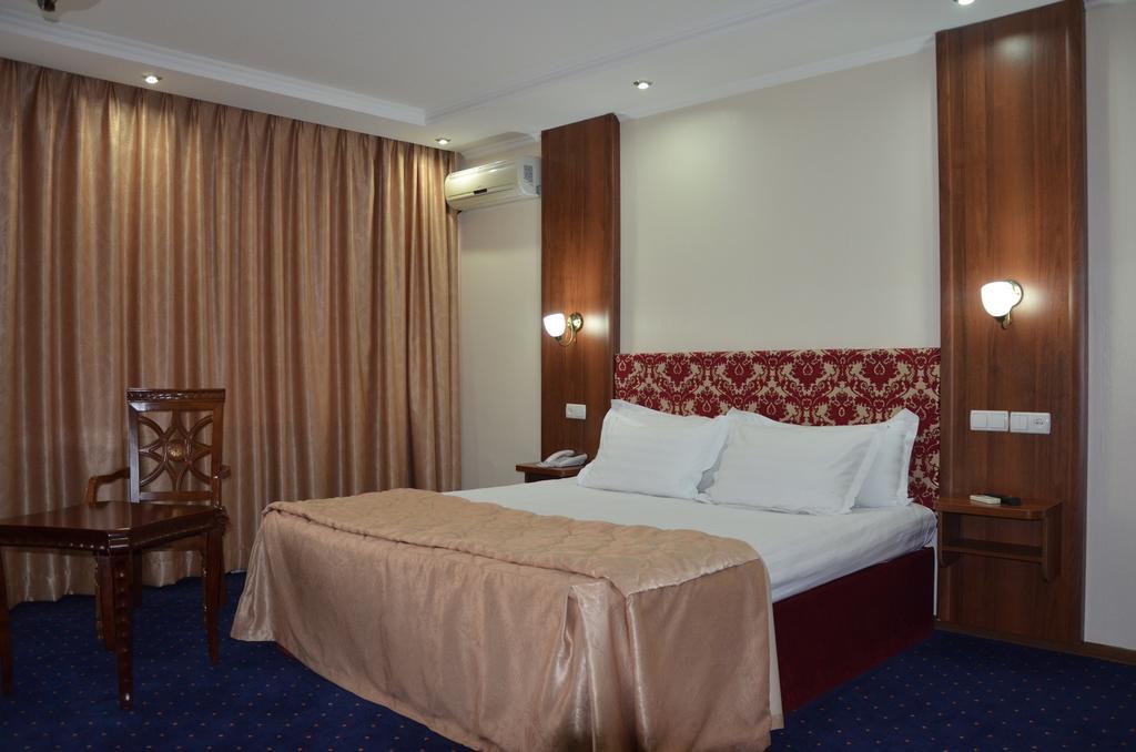 Dostyk Hotel Shymkent Exterior foto