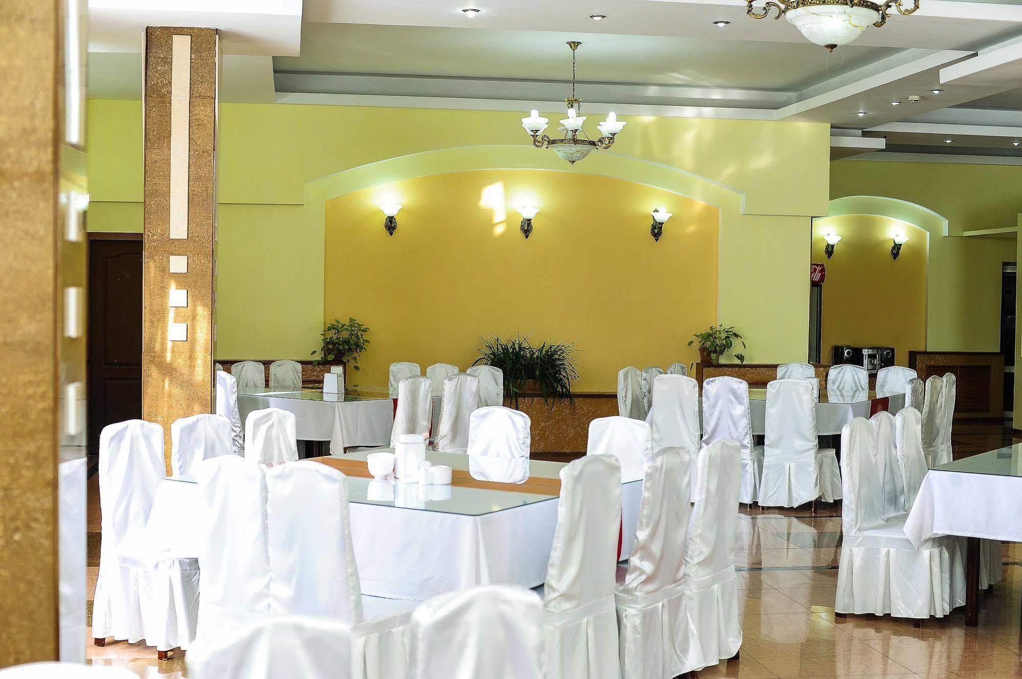 Dostyk Hotel Shymkent Exterior foto