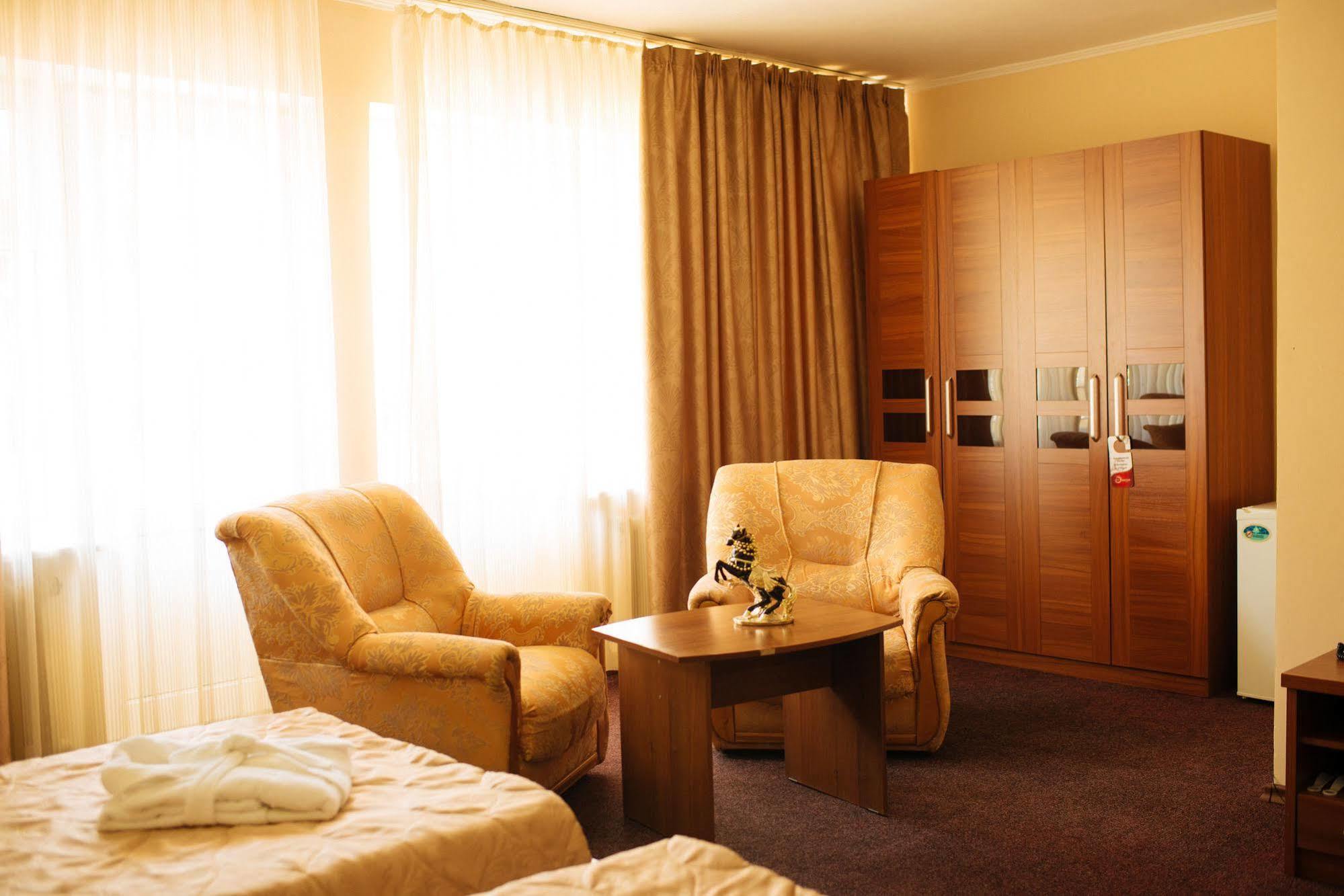 Dostyk Hotel Shymkent Exterior foto