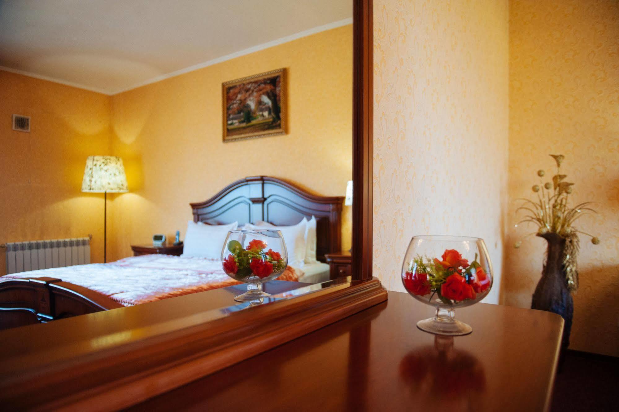 Dostyk Hotel Shymkent Exterior foto